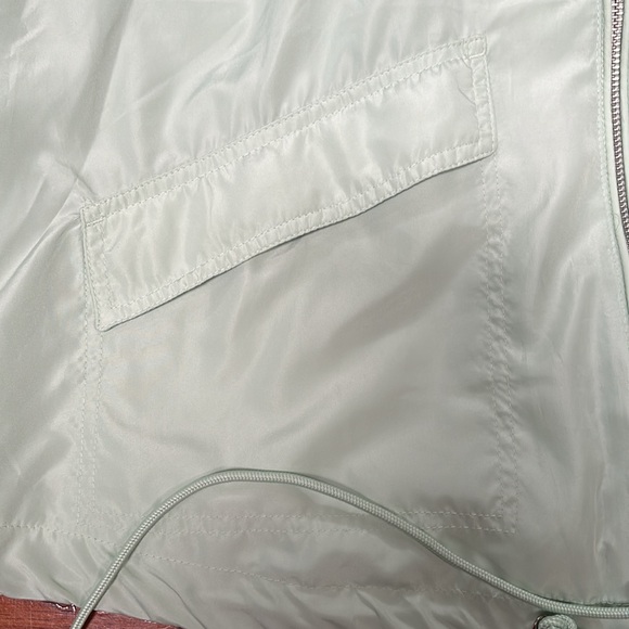 Light weight jacket - Picture 3 of 5